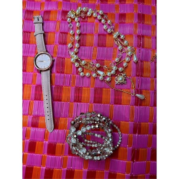 Watch and accessories bundle main image 11